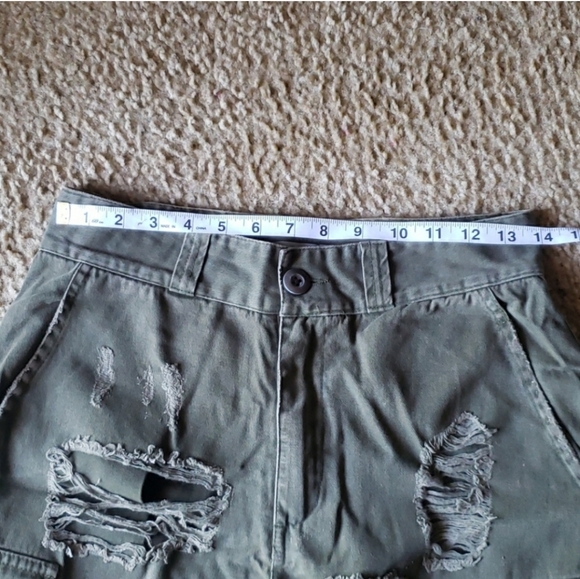 Carma Green Distressed Cargo Jeans Size 25 - Picture 11 of 13